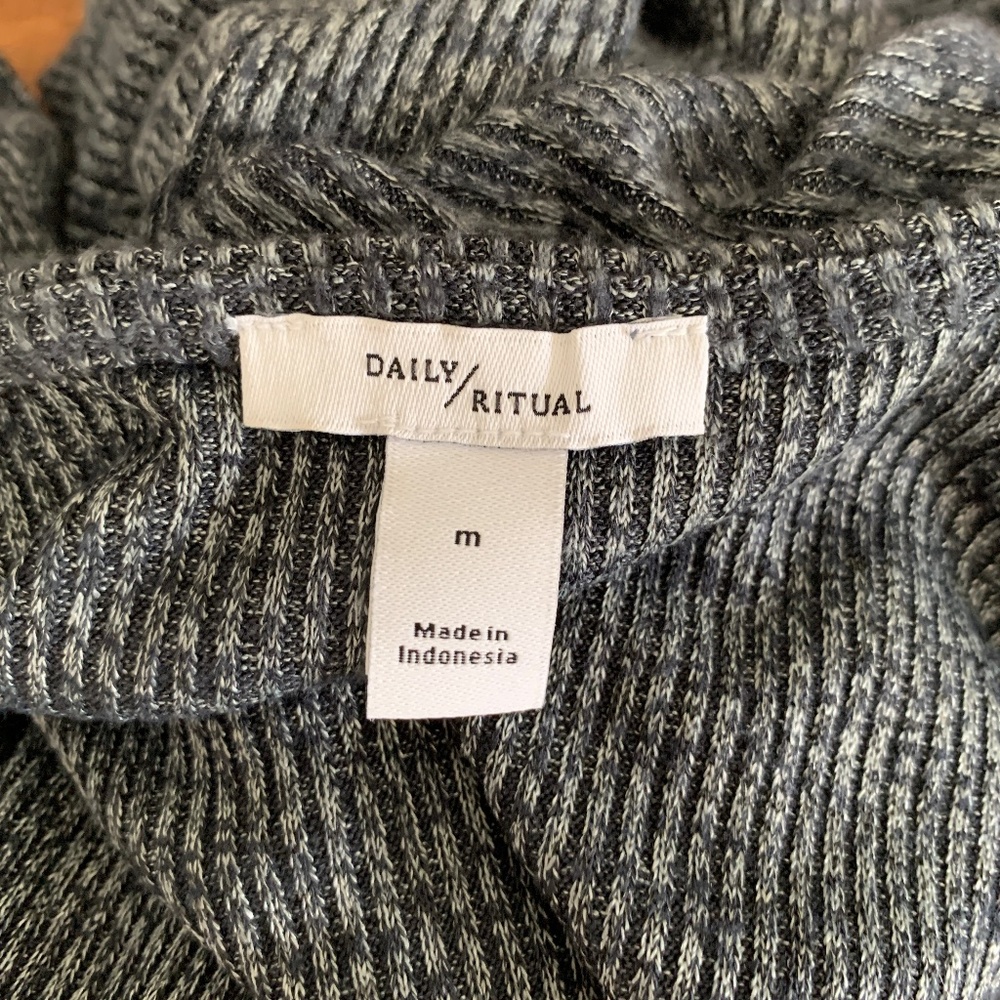 Daily Ritual Ribbed Gray Knit Dress - Picture 5 of 5